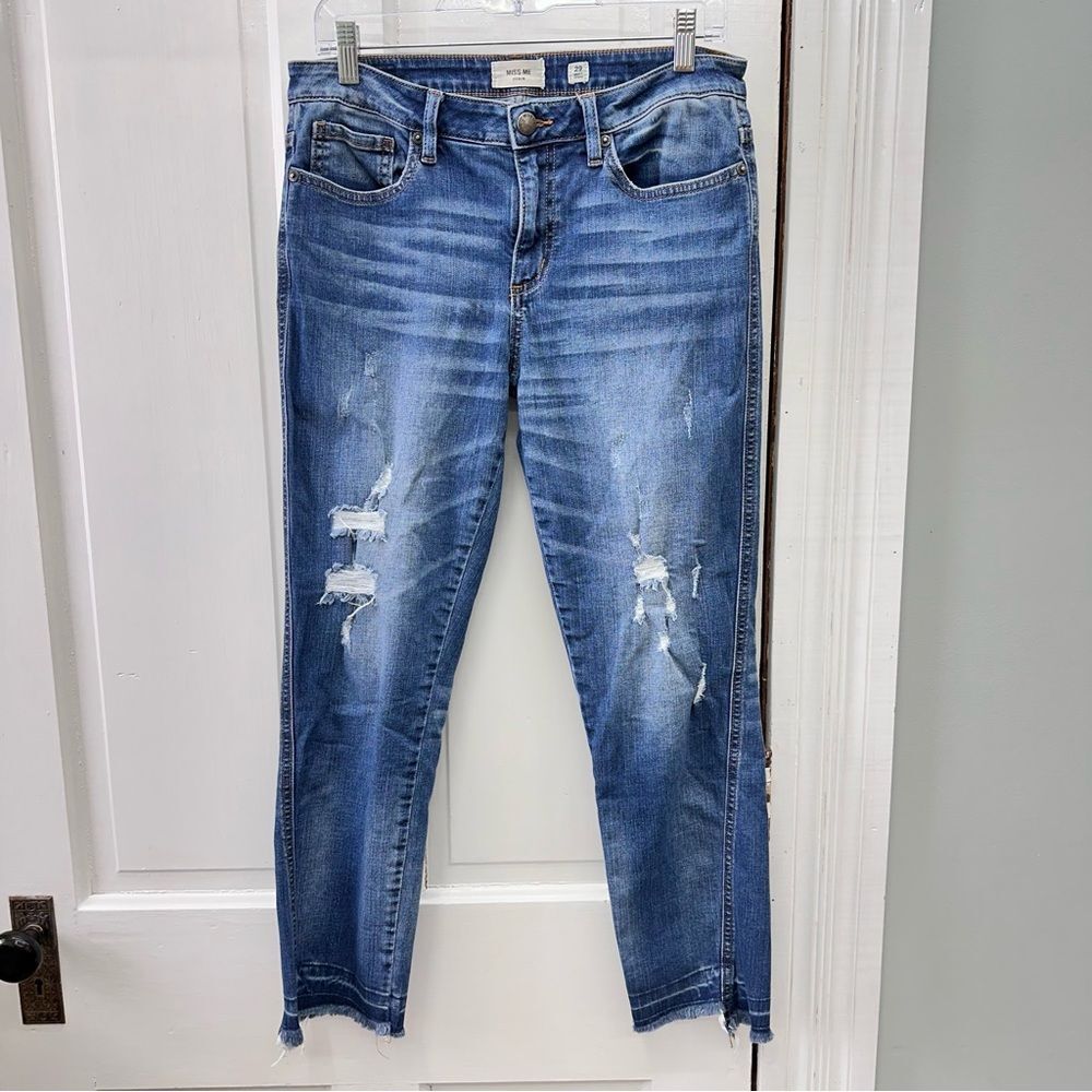 Miss Me straight leg distressed denim jeans raw hem women's 29 x 27 M2182ST‎